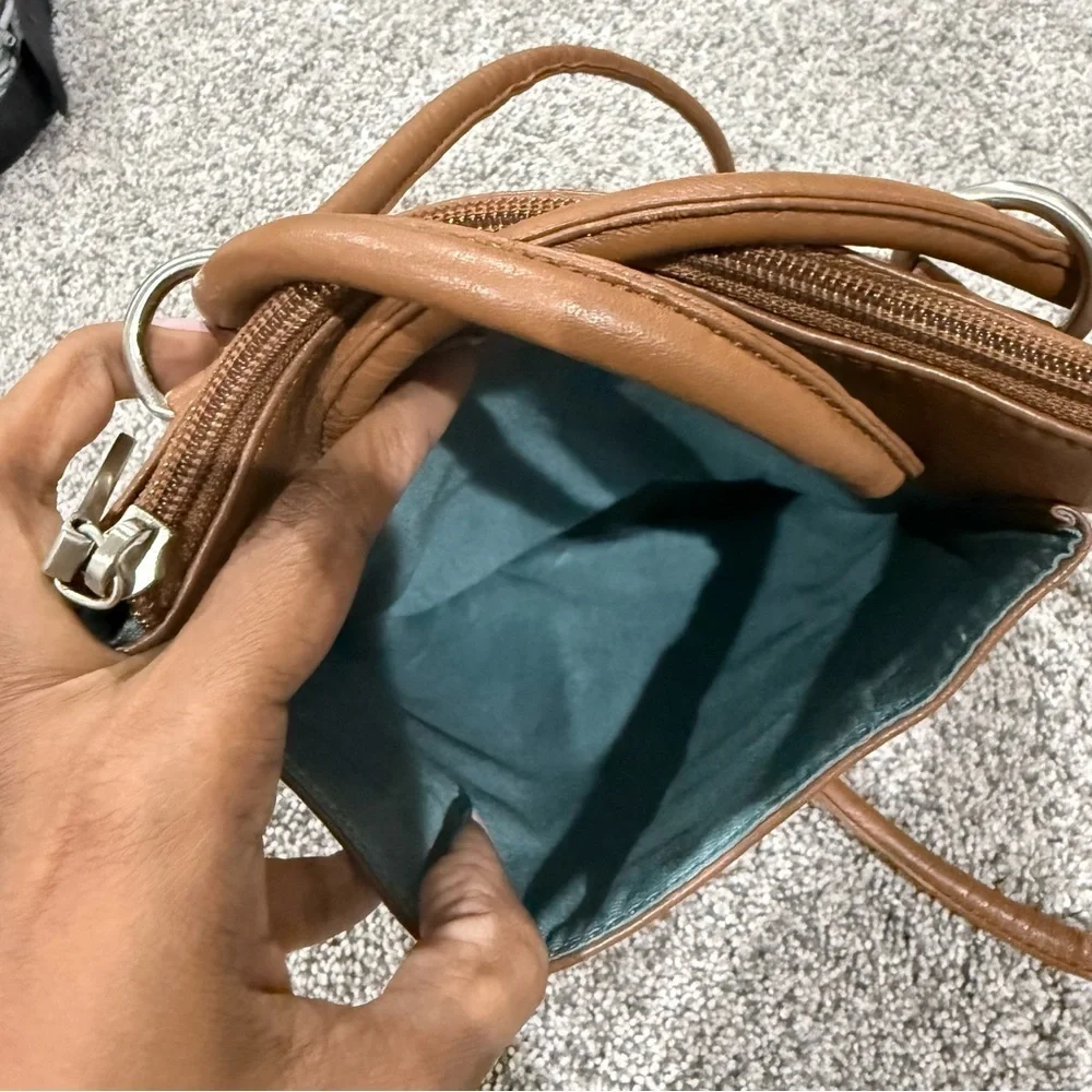 Clark’s Tan Genuine Leather Convertible Backpack Shoulder Bag Classic Preppy